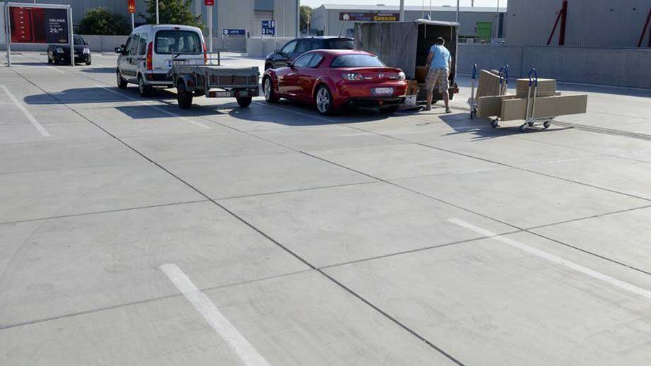 revêtement de sol en beton pour un parking de voitures